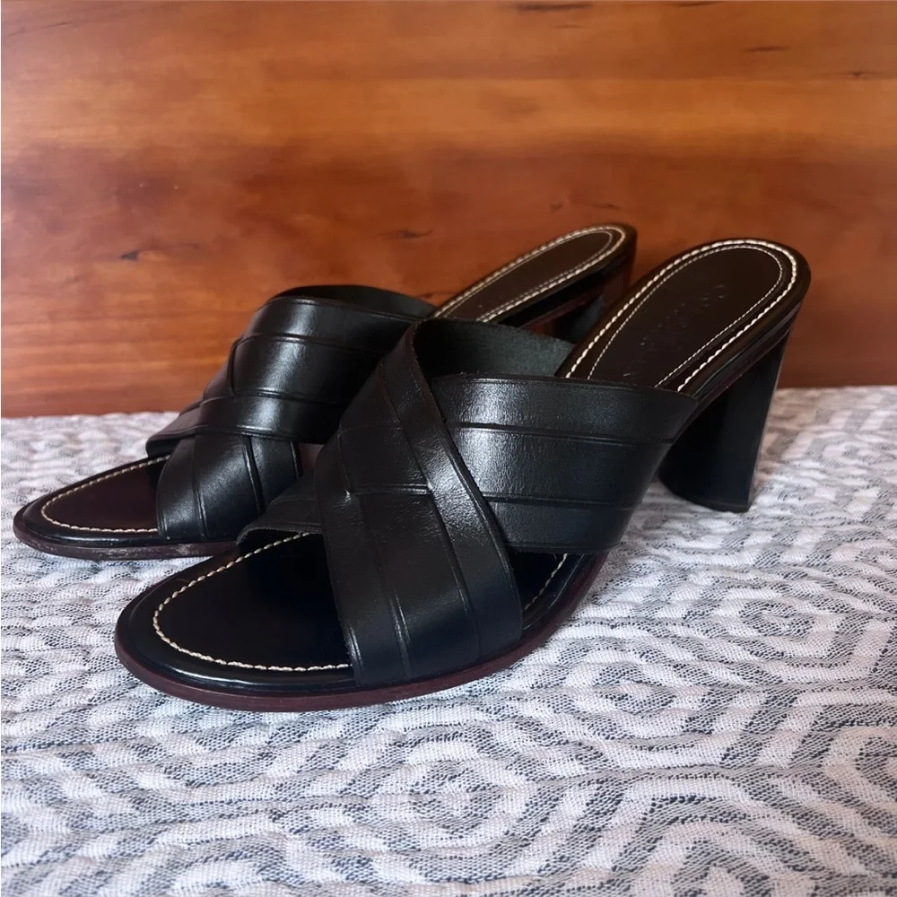 COLE HANN COUNTRY Black Leather Block Heel Slide Mule Sandals Size 8.5 - Picture 2 of 14